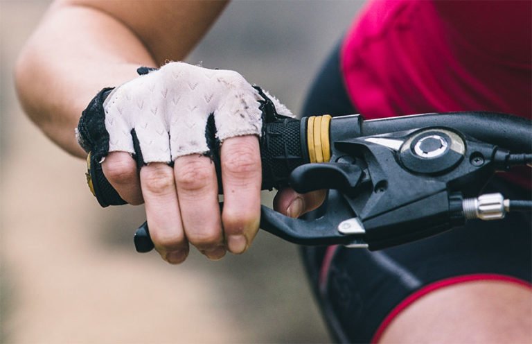 How to Avoid Sore Hands from Mountain Biking - Bikinguniverse